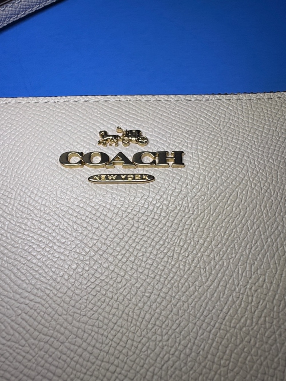 NWT Coach Off White Large Leather Zip Wristlet with Logo - Picture 2 of 5